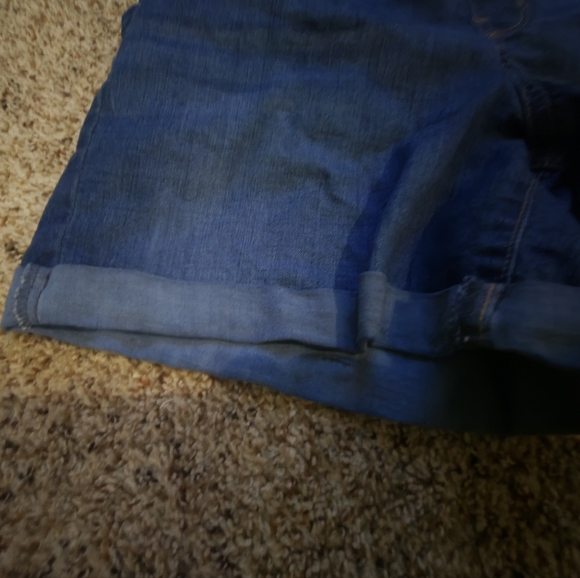 Denim Jean Shorts Time and True Womens M Stretch Cuffed Light Wash - Picture 2 of 5